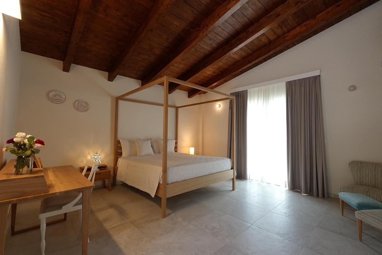 Masseria Tenuta Flora Maria レヴェラーノ エクステリア 写真