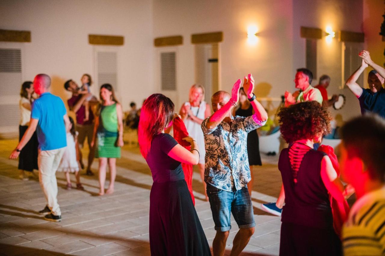 Masseria Tenuta Flora Maria レヴェラーノ エクステリア 写真