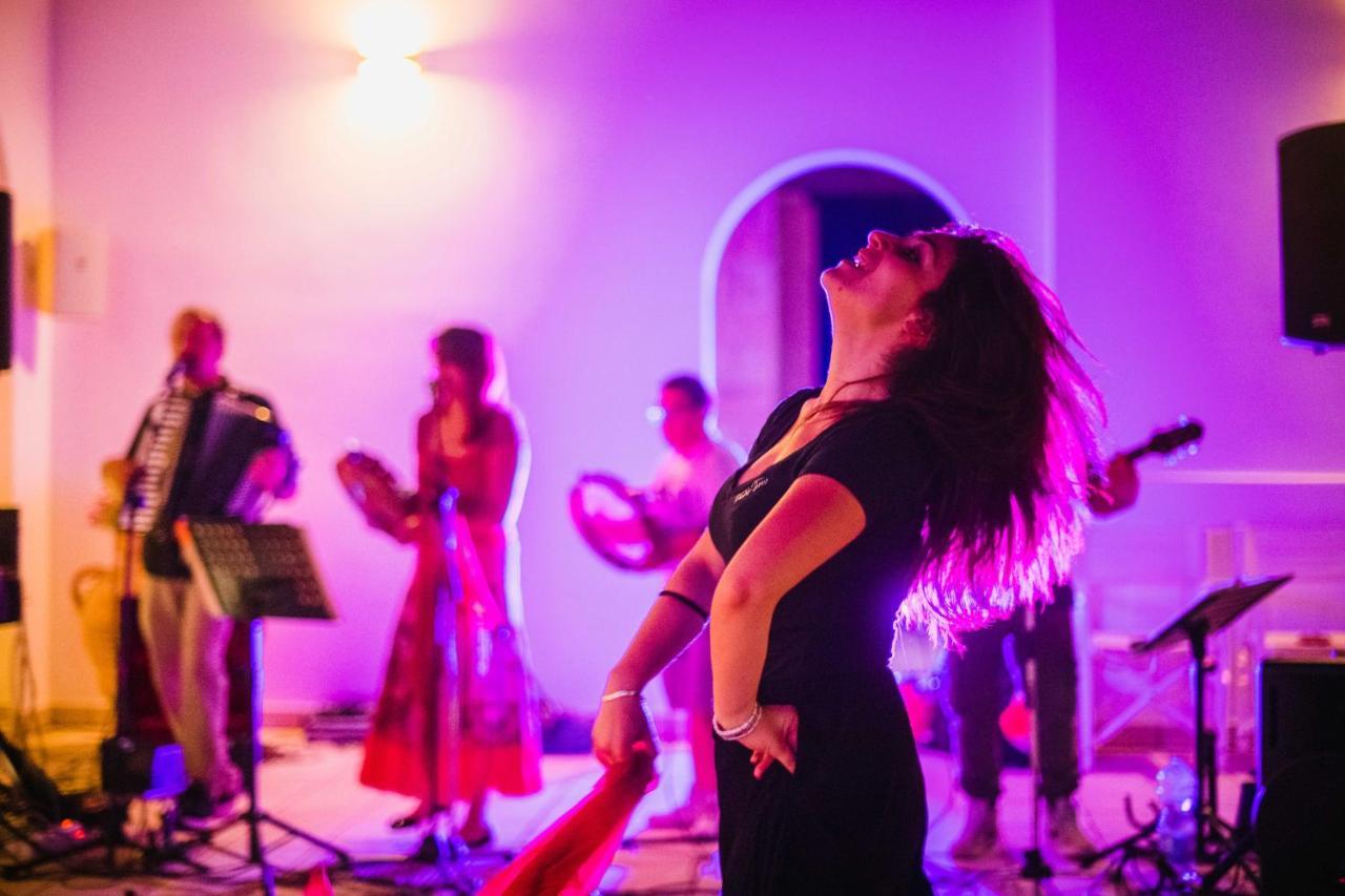Masseria Tenuta Flora Maria レヴェラーノ エクステリア 写真
